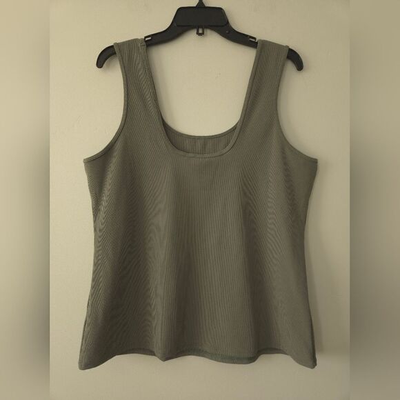 Zella Ribbed Athletic Tank Top in Sage Green NWOT - Picture 3 of 4